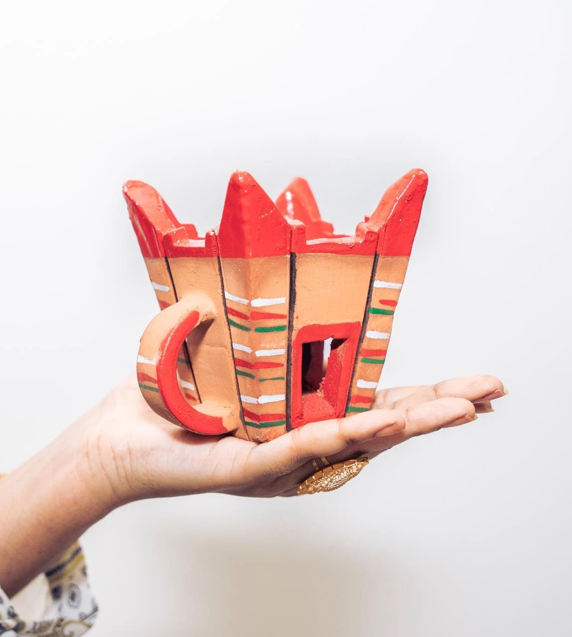 WhatsApp Image 2023-03-01 at 13.27.35 مبخرة فخارية عمانية (حجم متوسط) - الصورة 1